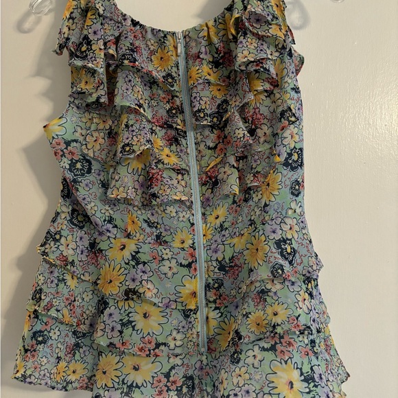 Flouncy, ruffled top.Odille - Picture 4 of 5